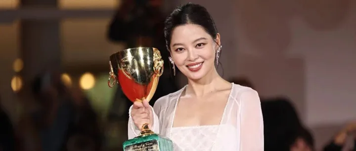 <em>辛</em><em>芷</em><em>蕾</em>夺得威尼斯“影后”