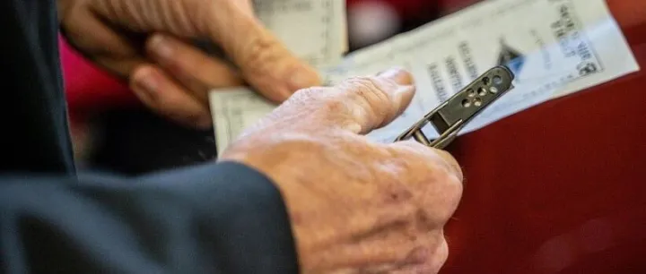 限制升级！牵连无辜！缅甸这类人有钱难买回家票