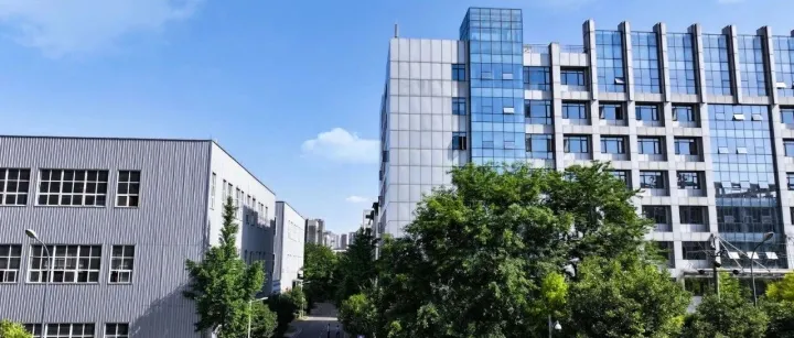 中自科技：调整复杂高性能复合材料结构件研发及制造项目投资总额