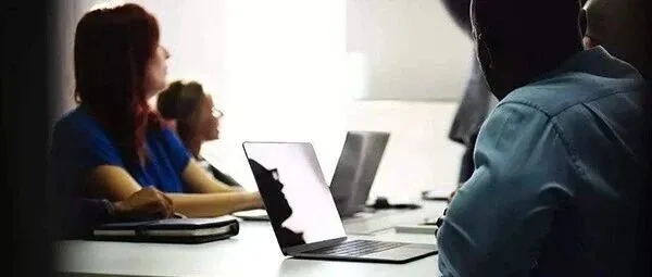 外贸做了1年，终于悟到了销冠同事的成功秘诀……