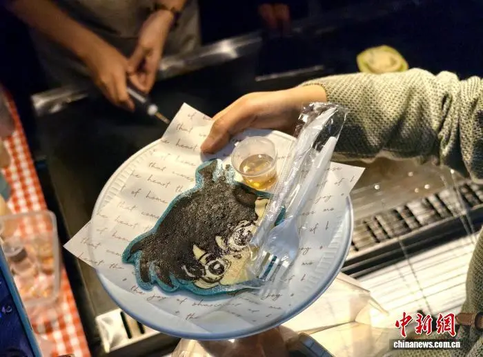 焼きあがったカートゥーンパンケーキ（撮影・呂楊）。