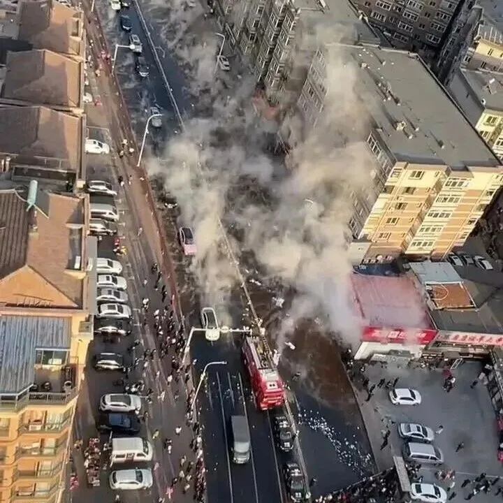 大连一供暖管道发生爆裂，官方通报：事故致1死1伤，已完成抢修恢复供热