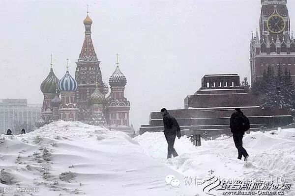 莫斯科迎来最大降雪