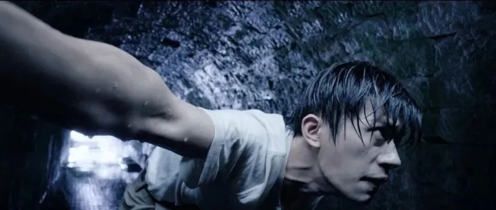 一人五角+“狂野”造型，易烊千玺的极限在哪？