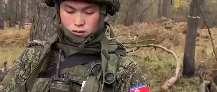 现场视频：朝军在俄罗斯排雷