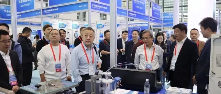 深圳生态环境监测展期间领导、客户莅临呼客仪器展位参观指导