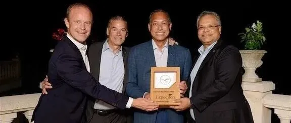 荣耀时刻 | Expeditors 荣获 Lufthansa Cargo “卓越合作奖 2024”