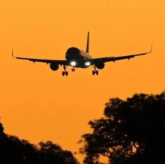 Couple <em>Uses</em> Fake Bomb Threat to Change Flight Seats