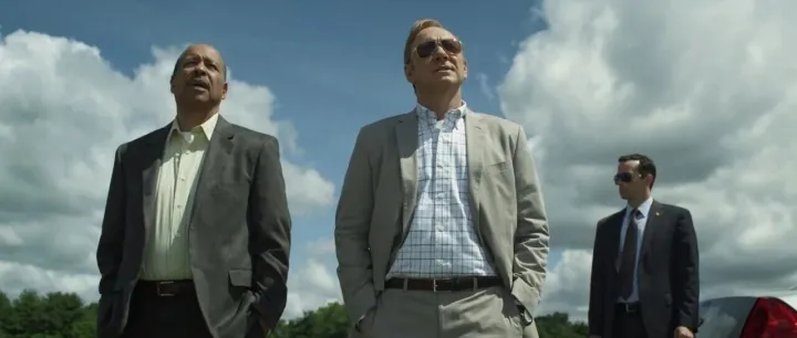 看了20多遍，我应该是全网<em>最</em>懂<em>纸牌</em>屋的人了。。。。