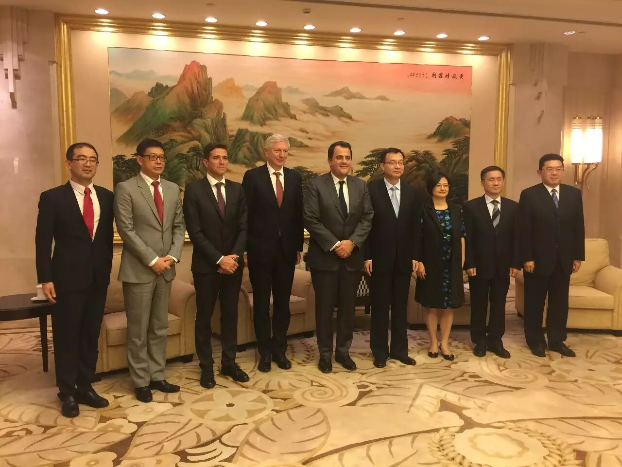 上海市副市长周波会见必维国际检验集团董事会主席一行- 大数跨境