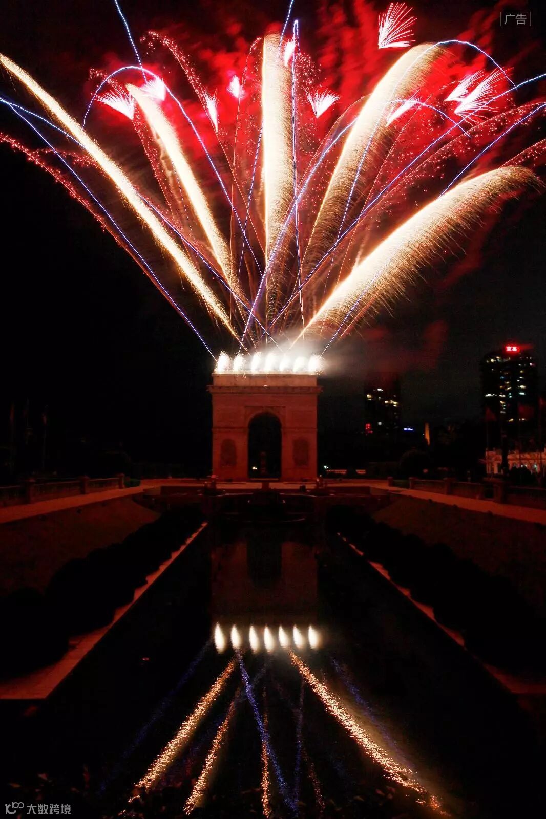 啤酒节炫彩烟花 林厅 (2广告).jpg