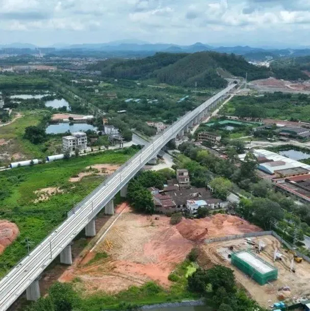 设计时速350公里！全线铺轨完成！