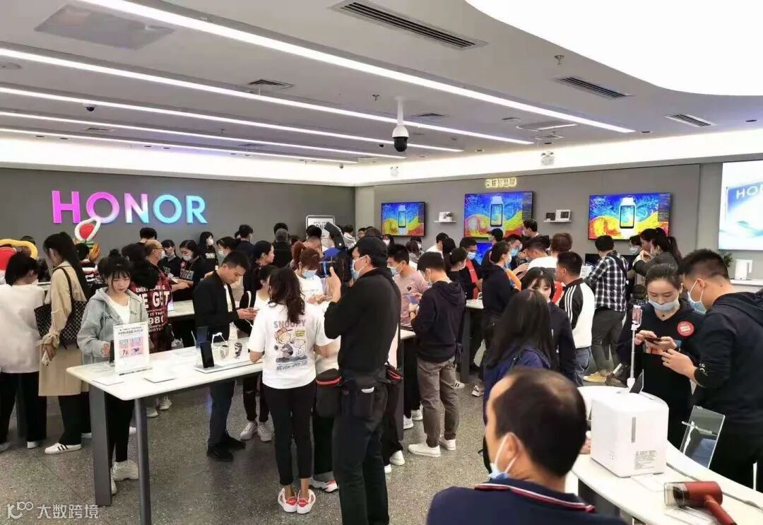 新荣耀加大线下渠道扩张,供应链正与高通对话