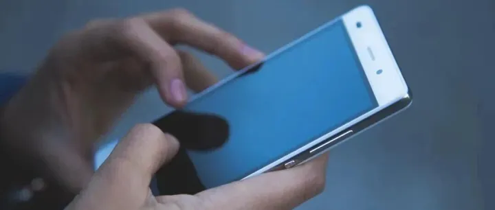 微信聊天反复出现「对方正在输入…」，说明对方在干什么？