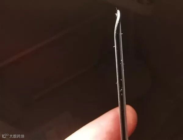 华为P40 Pro贴膜再曝光:双曲面设计,曲率惊人