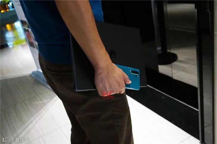 华为P30 pro全新配色曝光,这次有点“普通”