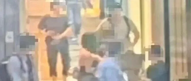 台媒：一日籍男子在台北街头涉嫌偷拍女性裙底被警方逮捕