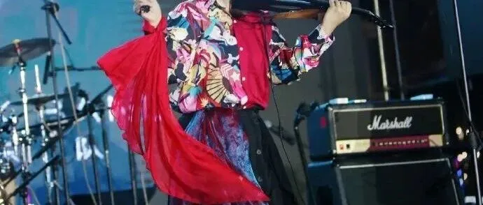 突发意外，<em>乐队</em>女<em>歌手</em>被挤压身亡！