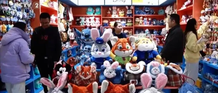 彻底爆了，飙涨300%！义乌经营户：上架就被抢空，订单已排到明年