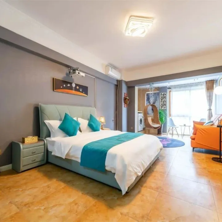 江南<em>西</em>小区两<em>房</em>一<em>厅</em>3600/月