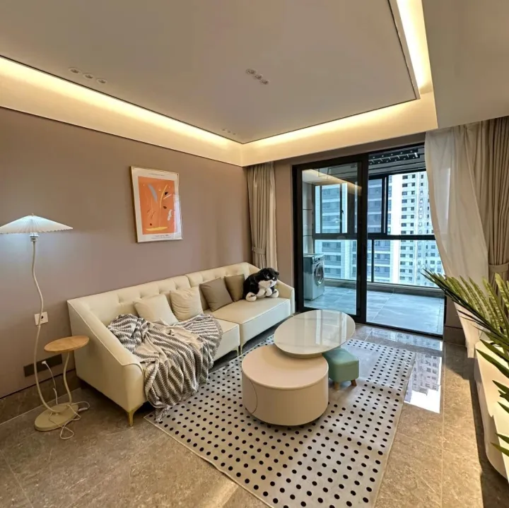 江南<em>西</em>小区三<em>房</em>两<em>厅</em>3500/月