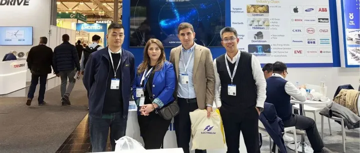 展会进行时 | 势拓伺服征战德国汉诺威工博会，火力全开！