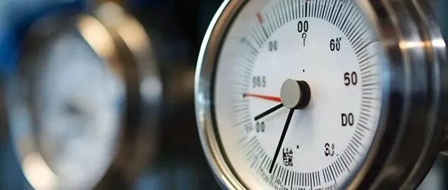 瑞萨双指针仪表方案：高集成低功耗模拟显示系统设计