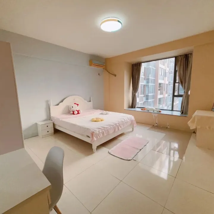 <em>西</em>塱一房一<em>厅</em>810/月