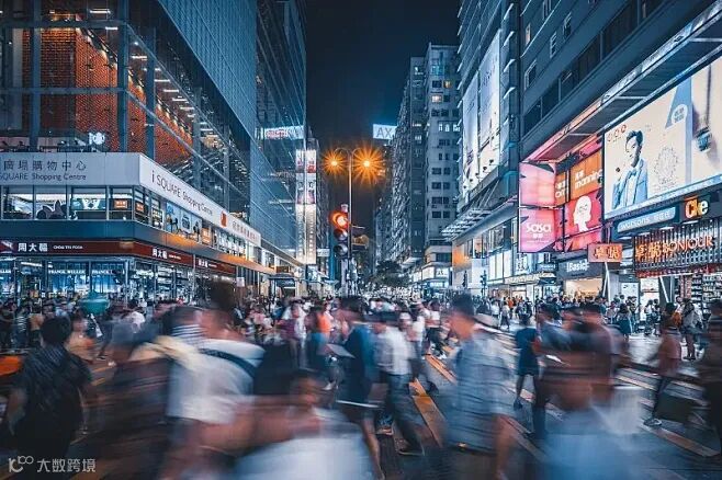 香港尖沙咀弥敦道步行街夜景图片下载