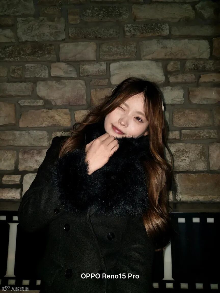 让照片“活”出立体感 OPPO Reno15的实况人像为啥这么好玩？