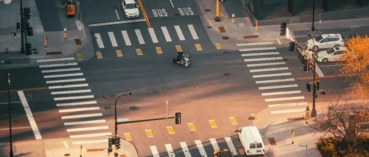 教育公司，集体瞄准“就业”