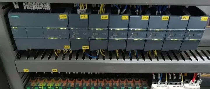 跟着图解学，轻松实现用 PLC 快速控制变频器通讯接线！