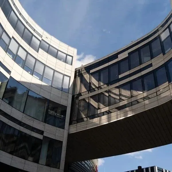 小红书 FinOps <em>实践</em>：<em>云</em><em>成本</em><em>优化</em>与资源效率提升之道