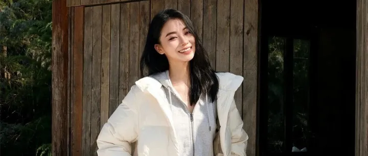 优衣库服饰3折起！抢封面羽绒服$99.9、毛毛夹克$29.9、挎包$19.9！