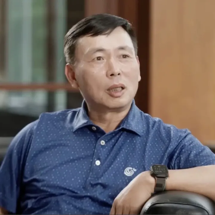 内卷&躺平都找不到答案，段永平送给年轻人的8句话