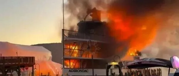 突发！游船大火，就地拆解