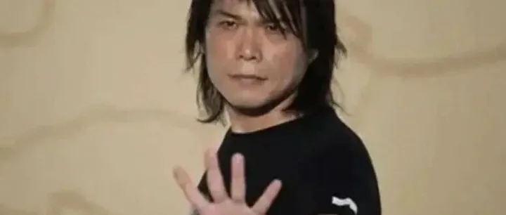 让我将你衣儿褪下，试着将它慢慢炼化