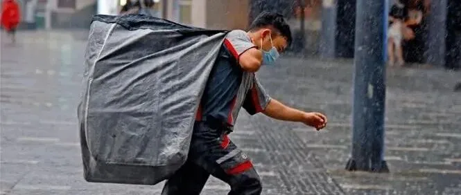 国家税务总局：严禁向快递员、外卖员转嫁涉税义务