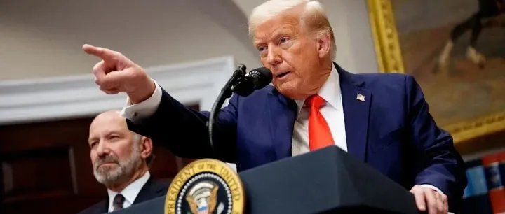 鲸叙冬闻｜特朗普批准英伟达H200对华出口，中方回应积极；我国外贸连续10个月增长，11月增速回升至4.1%