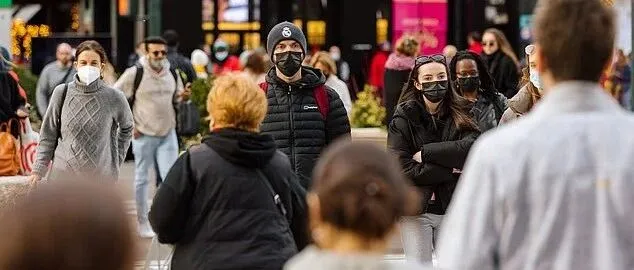 330万感染！致命“超级流感”失控，多州学校停课、重启口罩令！