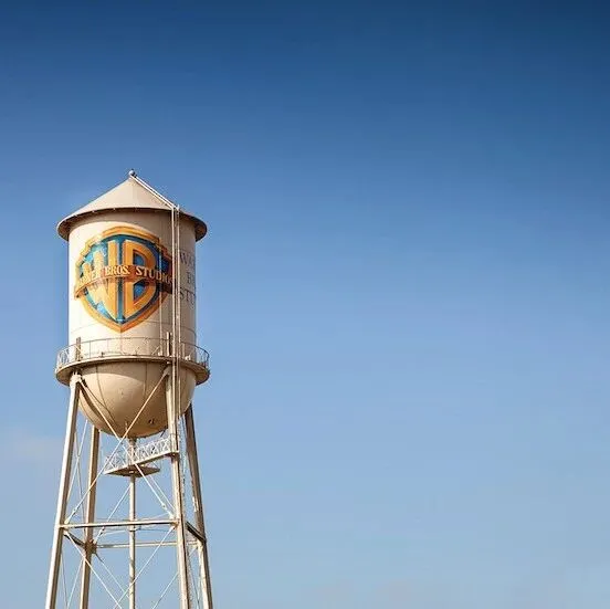 派拉蒙对<em>华纳</em>兄弟发动敌意收购