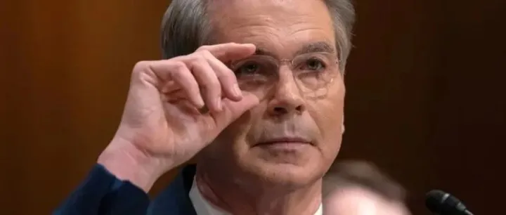 美国财长宣布：非法移民福利全停、跨国汇款严查、2000美元以上一律通报