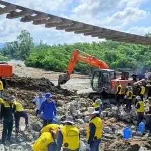 因灾<em>停</em><em>运</em>百余趟车，<em>货运</em>遭重创