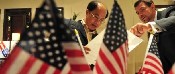 <em>华人</em><em>入籍</em>当场被判“英文不行”，最新考题这么严了吗