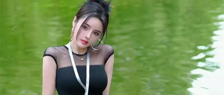 柳浪闻莺，如黑天鹅般的美女