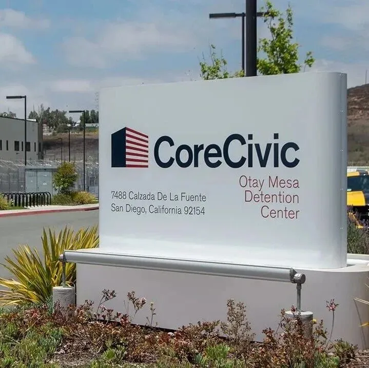 已在美生活17年！华女例行报道时竟遭拘留