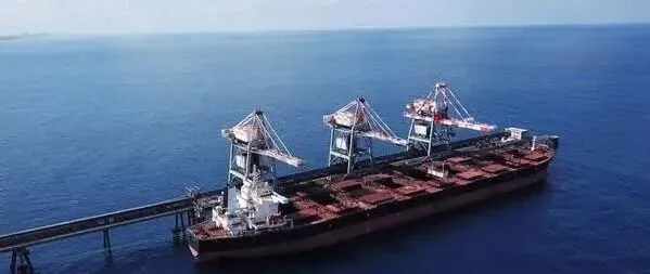 红海遇袭 + 几内亚湾劫船？近期航运安全警报拉满！（详解两起海上安全事件及航行防护建议）