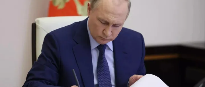 西线放行！俄罗斯总统第912号令颁布！近4000台卡车开始卸货！