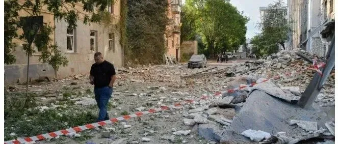 Russia launches biggest wave of strikes on Ukraine for weeks