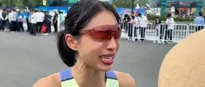 “最快女护士”遭处分，炸翻全网！